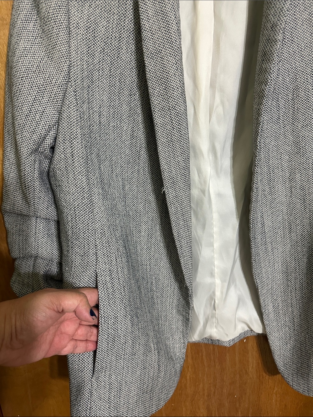 H&M Gray Textured Ruched Sleeve Blazer Size L Modern Open Front Jacket - Picture 3 of 11